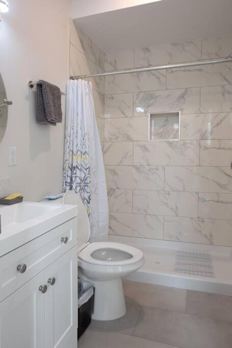 Comfy Studio With Cali King Size Mattress سان دييغو المظهر الخارجي الصورة