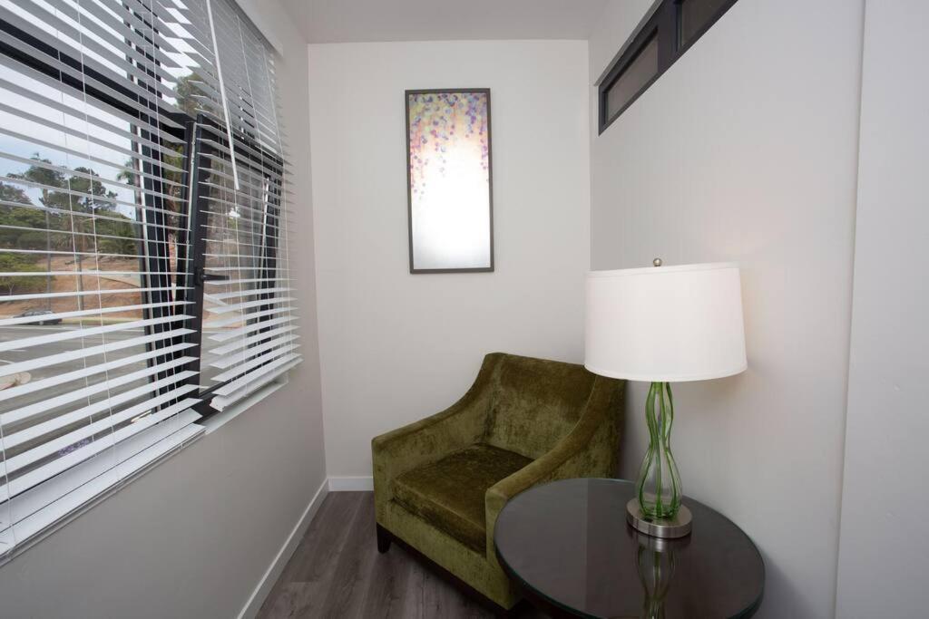 Comfy Studio With Cali King Size Mattress سان دييغو المظهر الخارجي الصورة